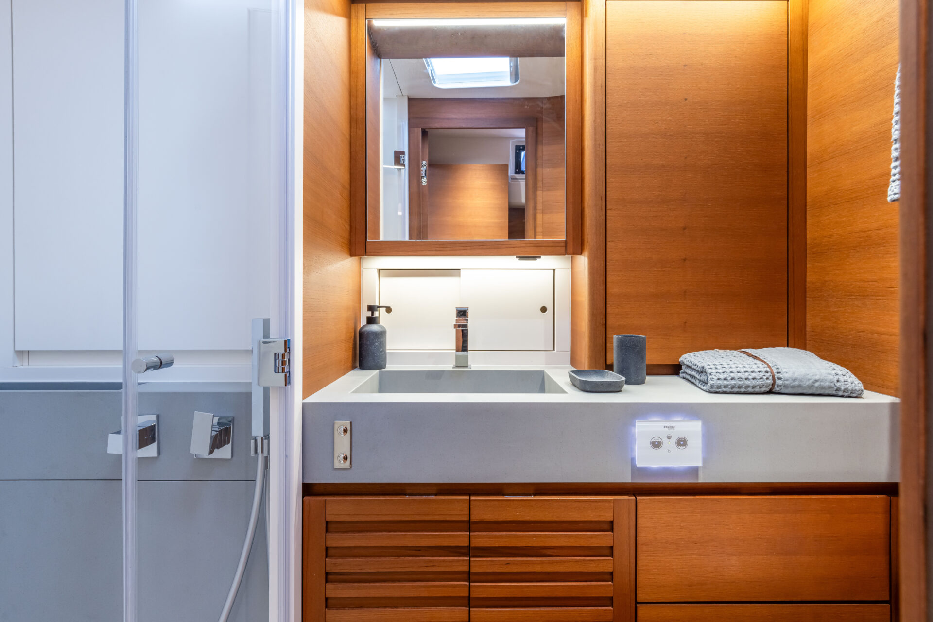 thumb img